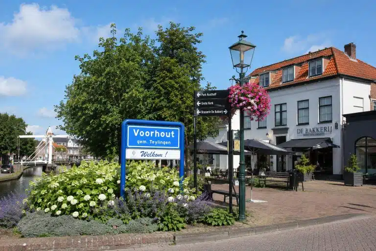 Over Voorhout